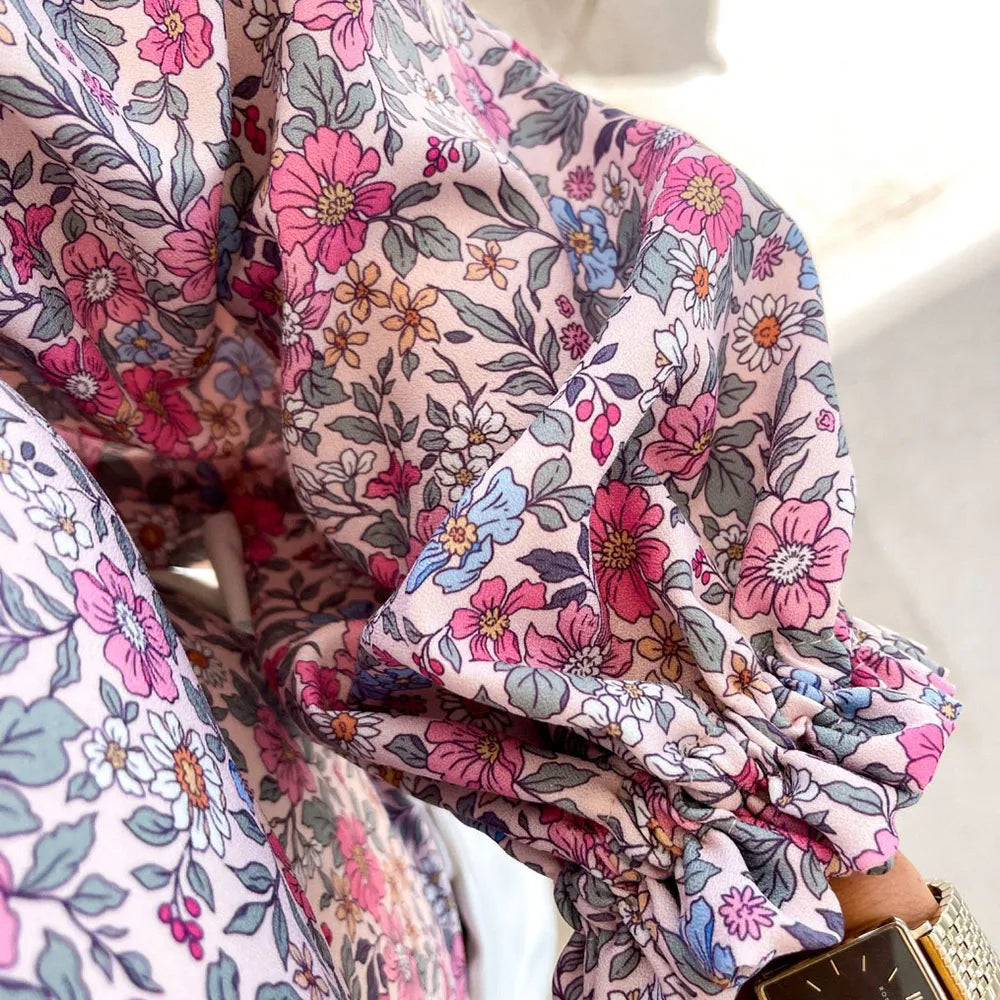 Casual Top: Floral Flair for a Stylish Summer