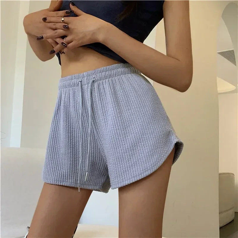 Casual Sports Shorts: Loose and Comfortable