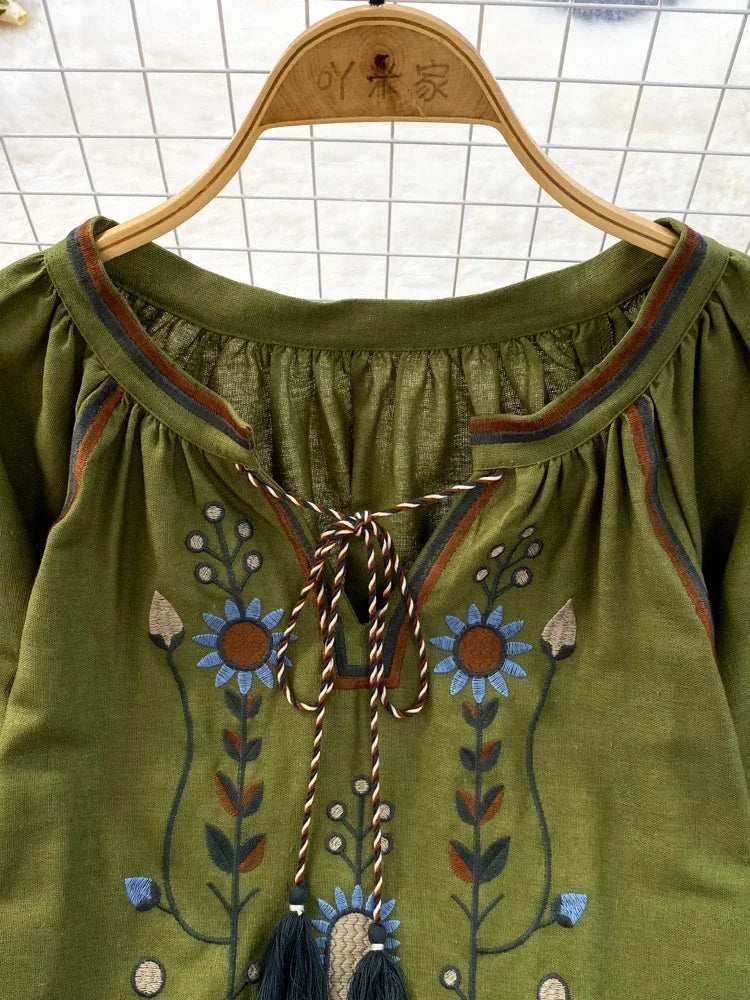 Indy Casual Blouse: Round Neck with Retro Flair