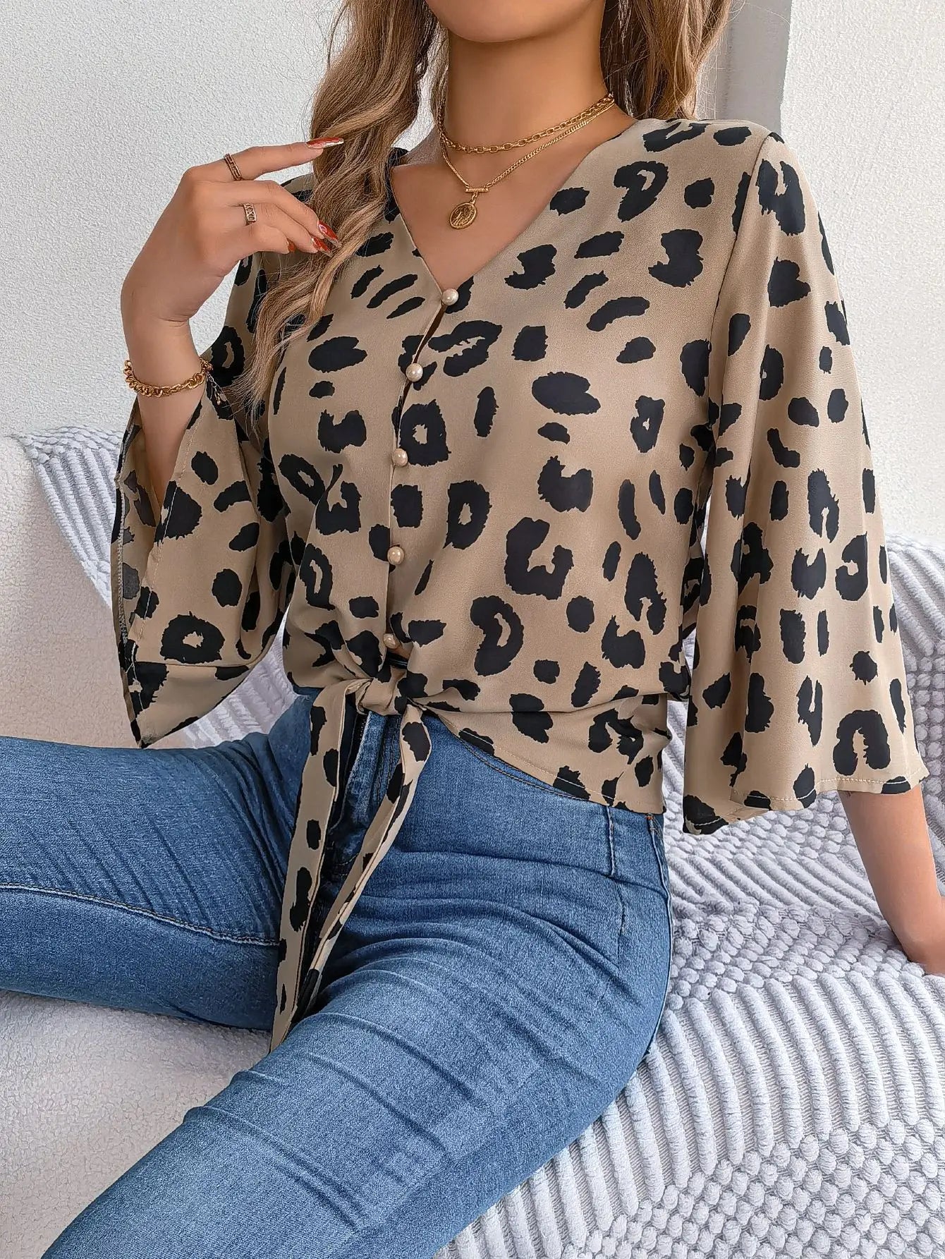 Femme Moderne: Leopard Print Elegance
