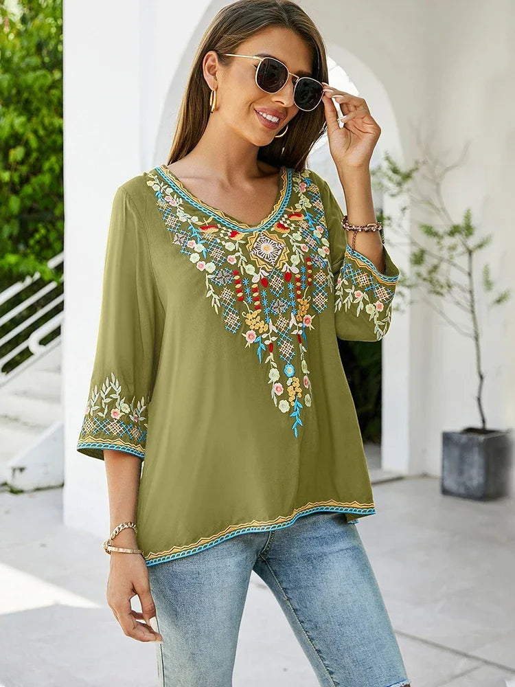 Ethnic Top: Hippie Vibes in a Classic Blouse