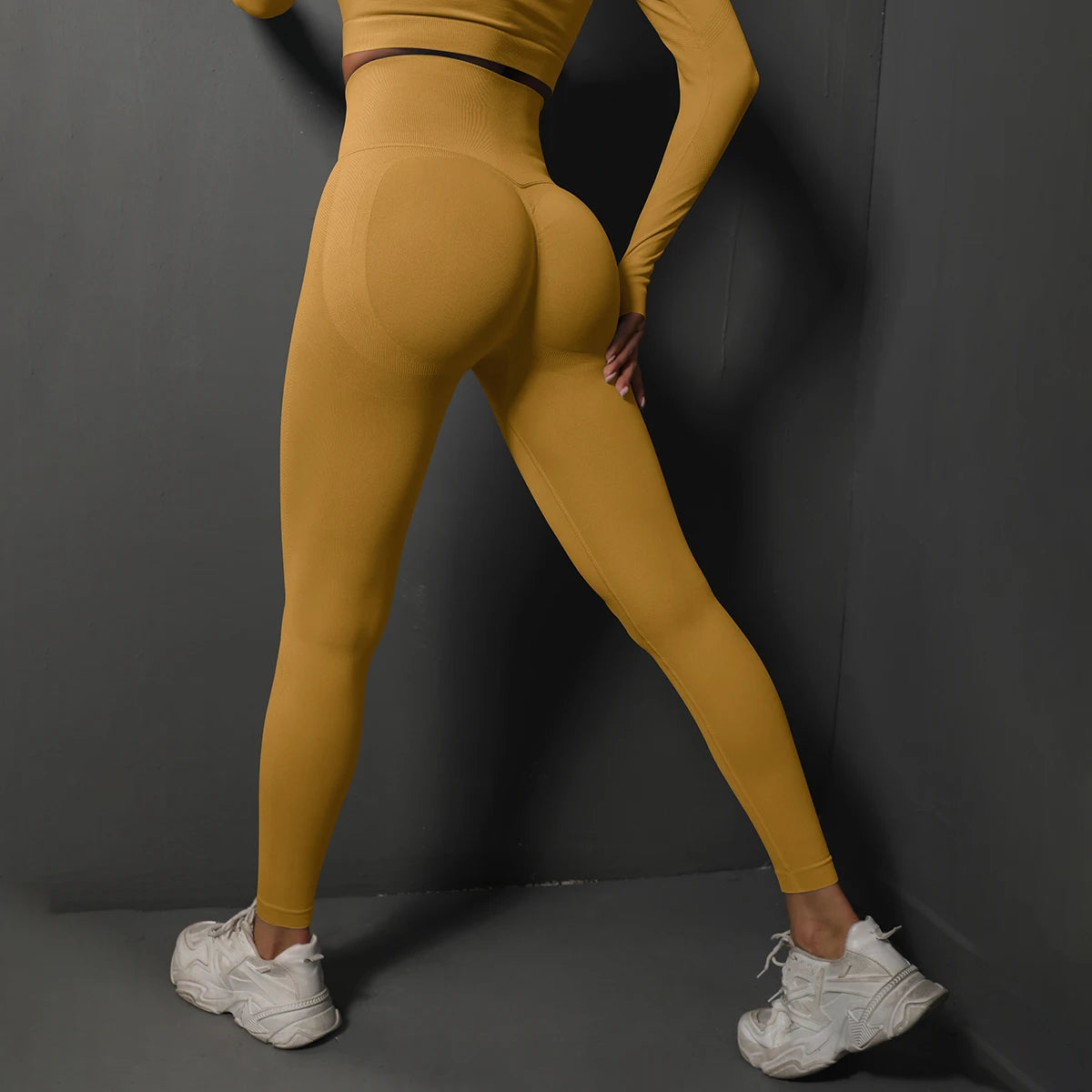 Yoga Leggings: Seamless and Sexy for Sports