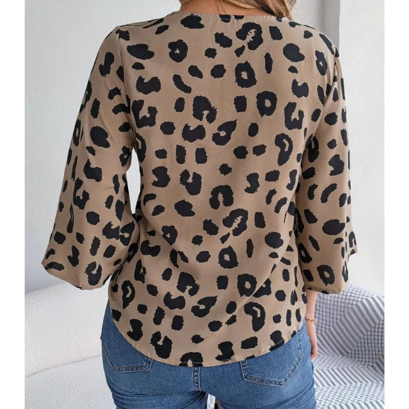 Femme Moderne: Leopard Print Elegance