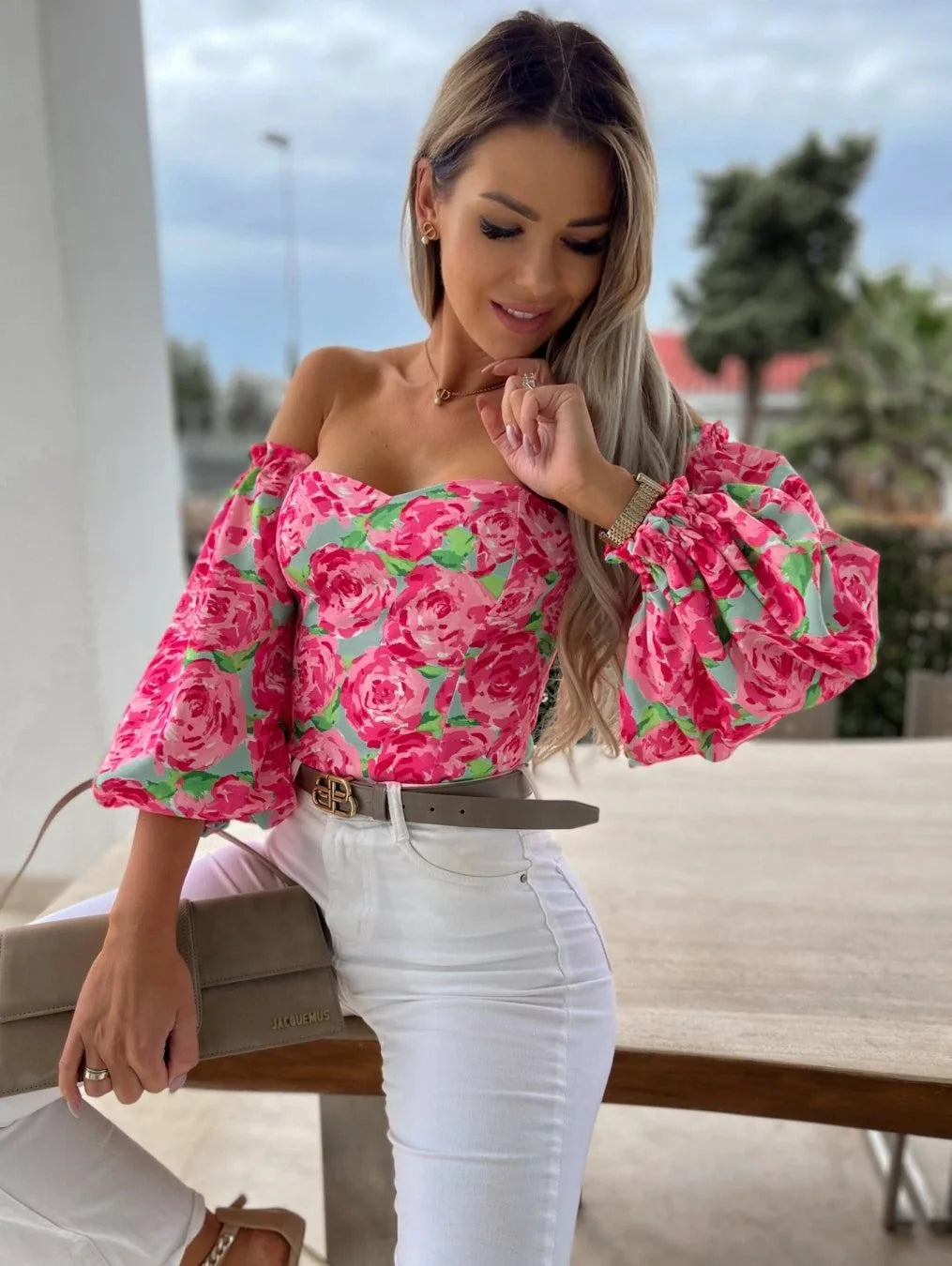 Casual Top: Floral Flair for a Stylish Summer