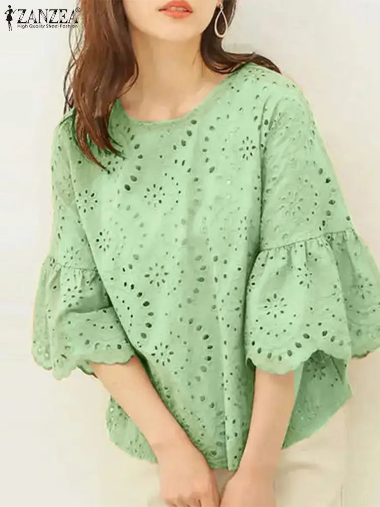 Elegant Top: Lace Details for a Holiday Vibe