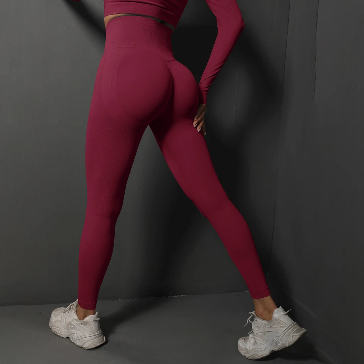 Yoga Leggings: Seamless and Sexy for Sports