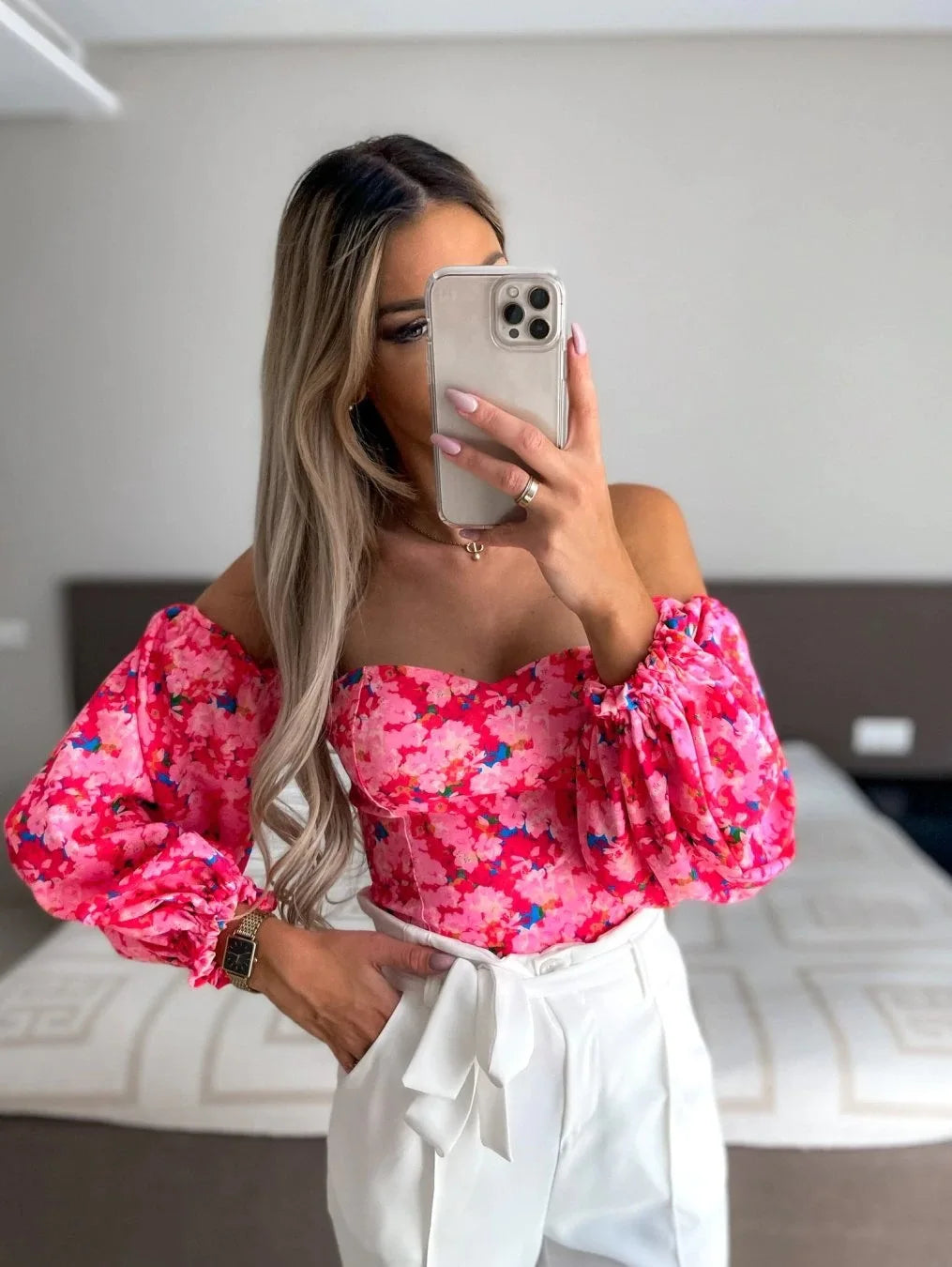 Casual Top: Floral Flair for a Stylish Summer
