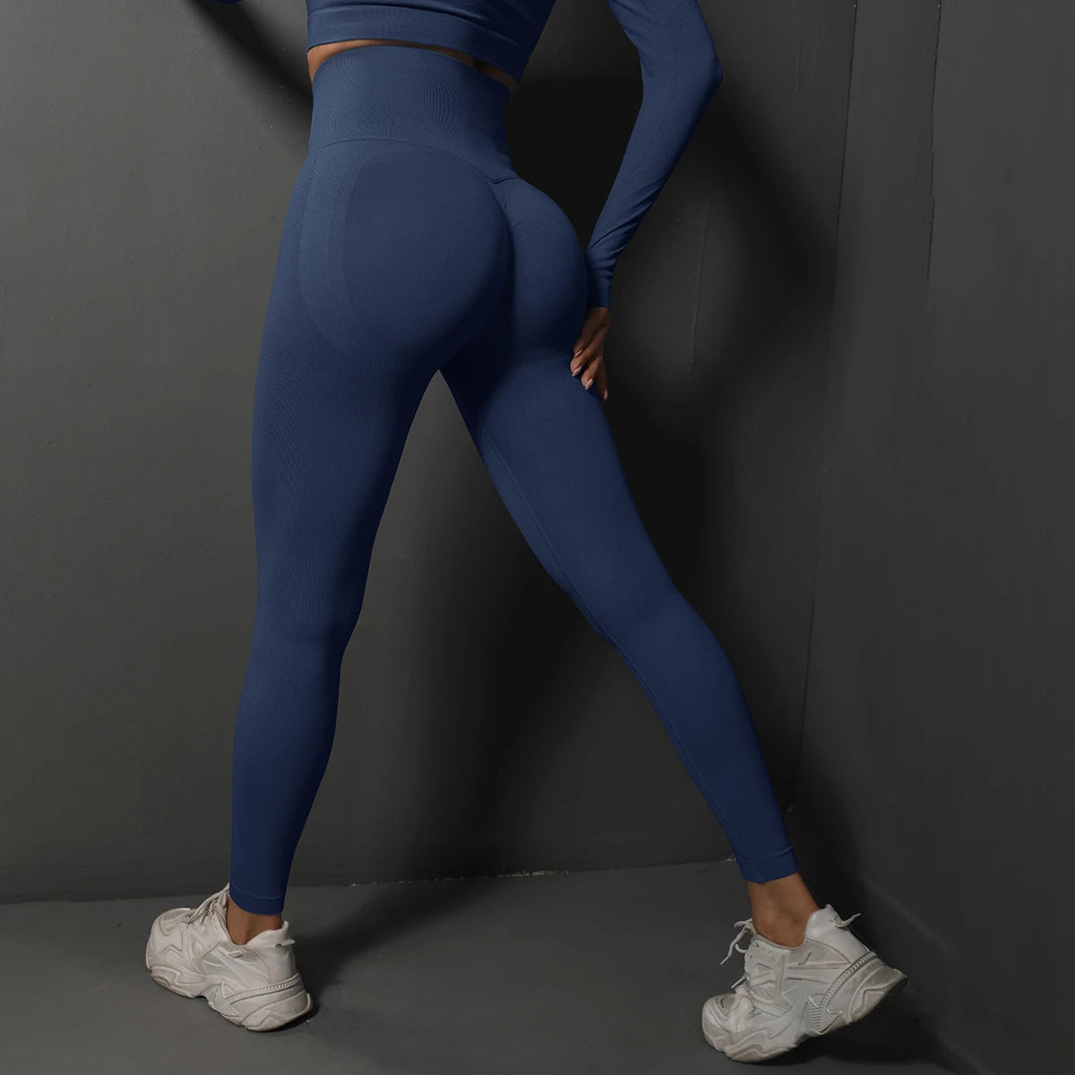 Yoga Leggings: Seamless and Sexy for Sports