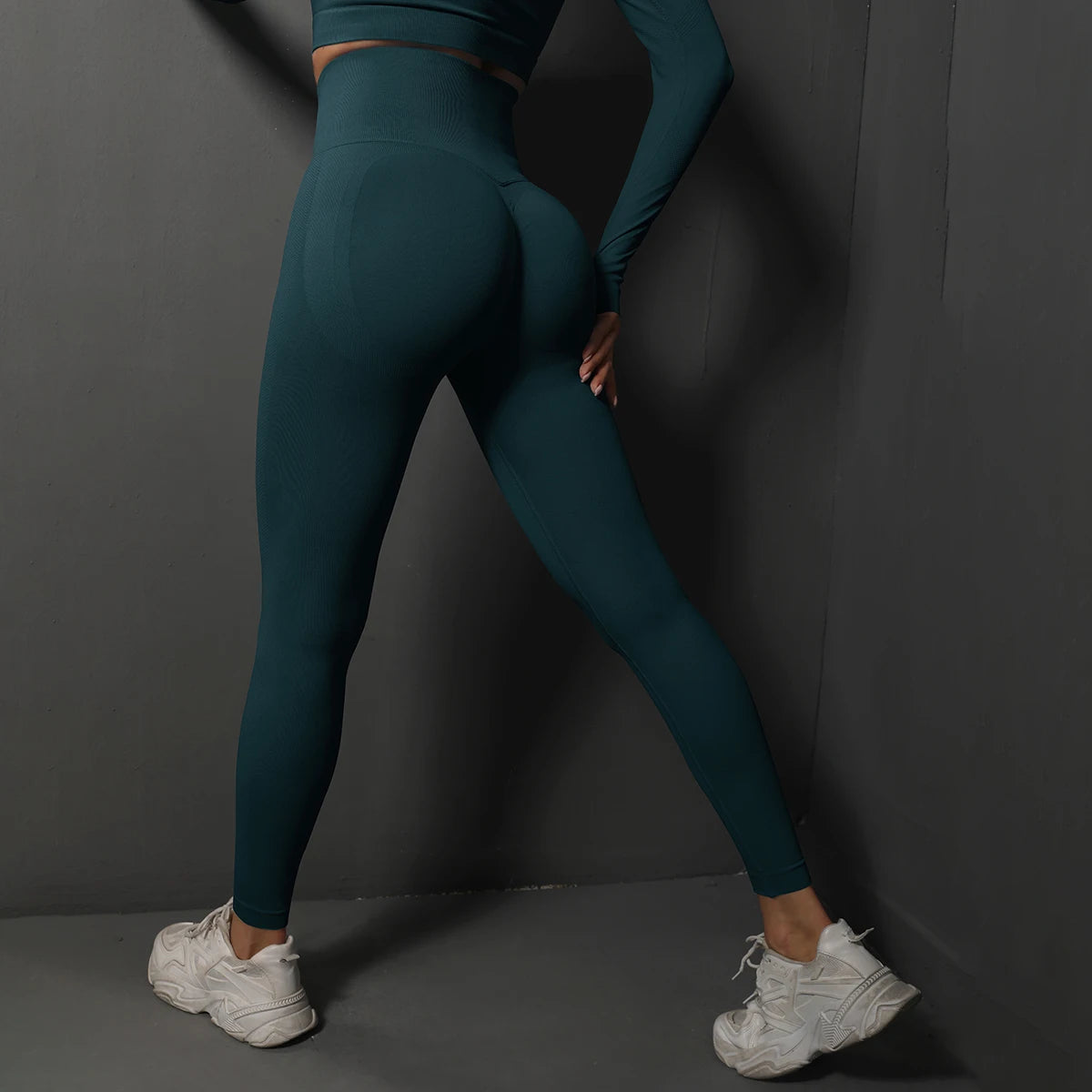 Yoga Leggings: Seamless and Sexy for Sports