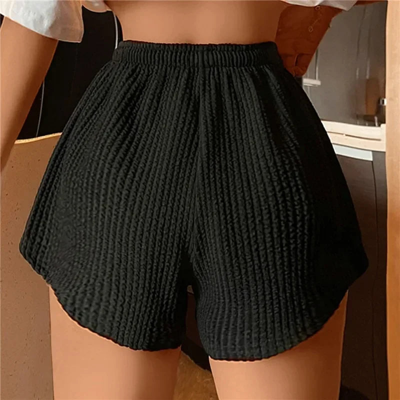 Casual Sports Shorts: Loose and Comfortable