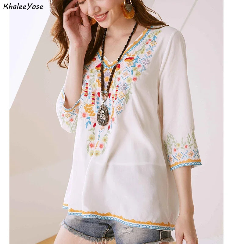 Ethnic Top: Hippie Vibes in a Classic Blouse