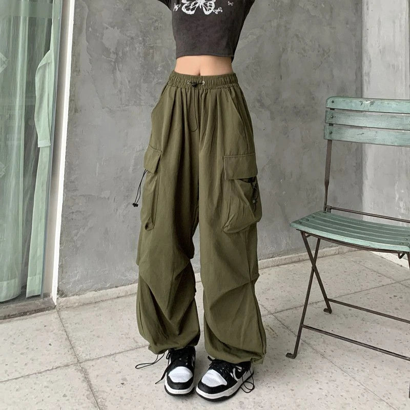 Streetwear Cargo: Parachute Style with Hippie Charm