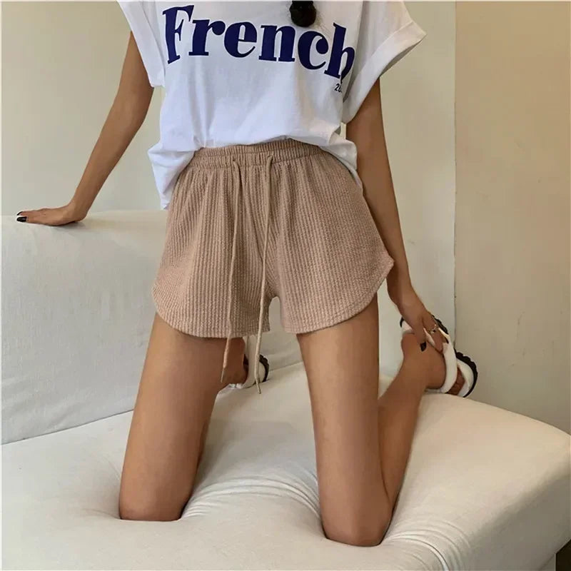 Casual Sports Shorts: Loose and Comfortable