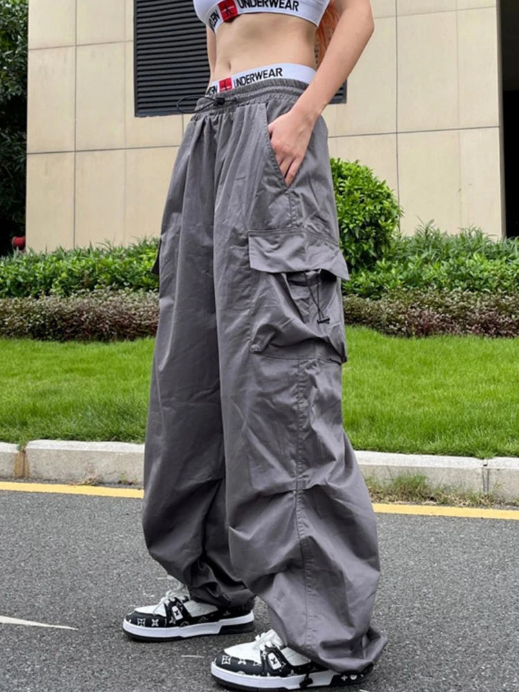 Streetwear Cargo: Parachute Style with Hippie Charm