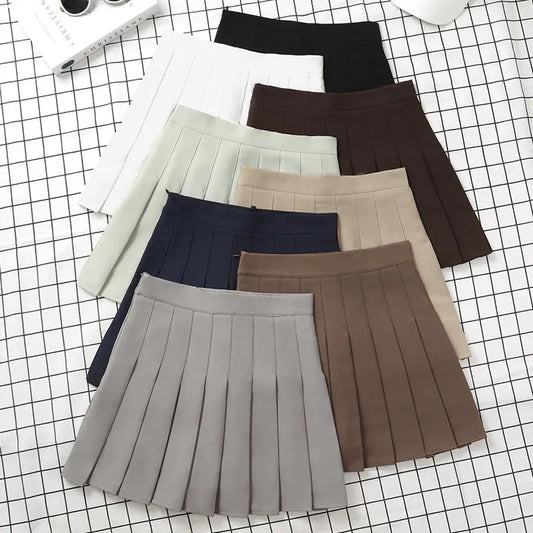 Campus Trends: High Waist Mini Skirts