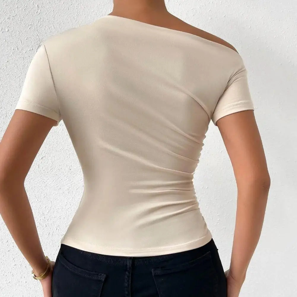 Sophisticated Blouse: Slim Fit with a Modern Twist