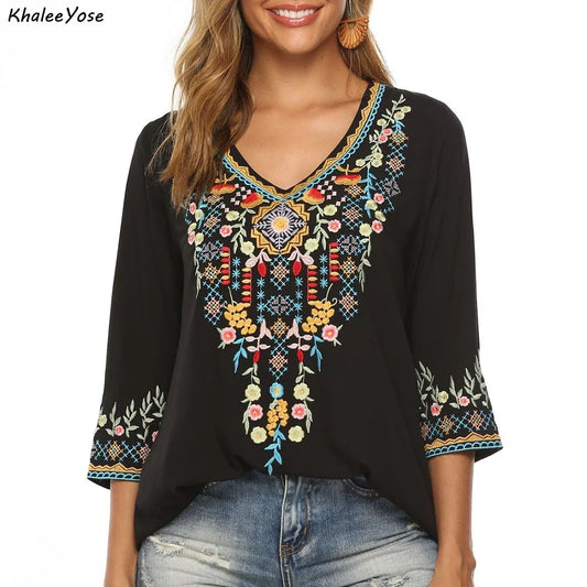 Ethnic Top: Hippie Vibes in a Classic Blouse