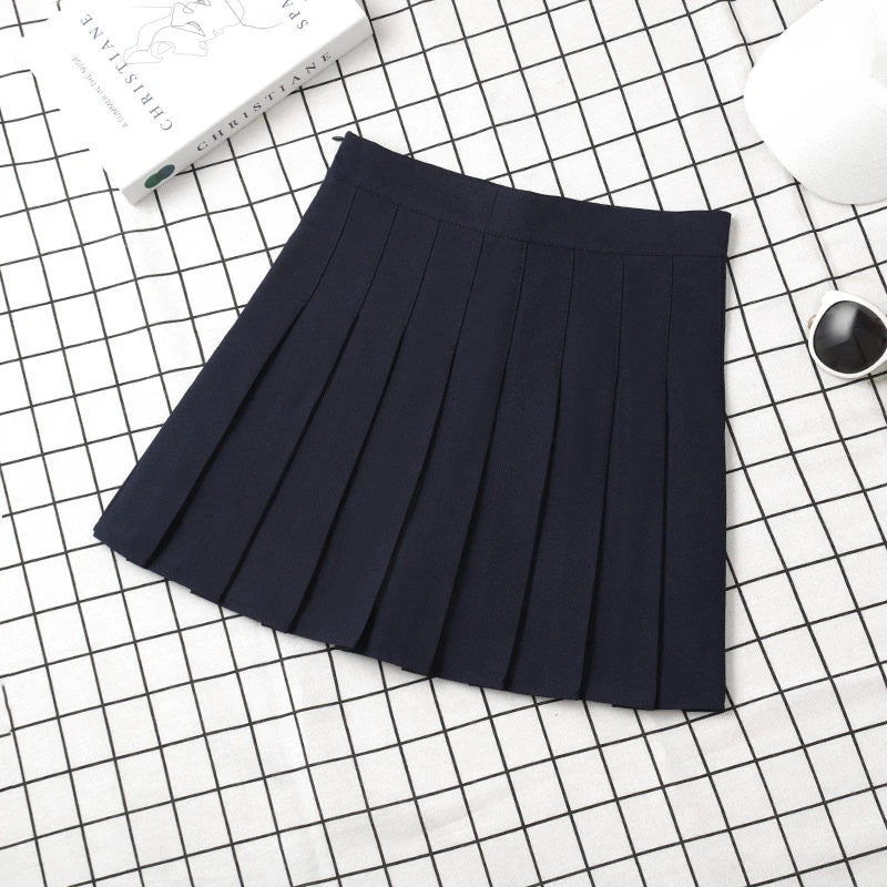 Campus Trends: High Waist Mini Skirts
