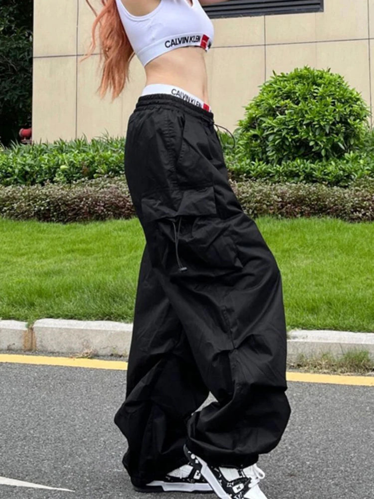 Streetwear Cargo: Parachute Style with Hippie Charm