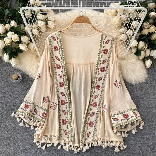 Boho Cardigan: Summer Style with Embroidered Flair