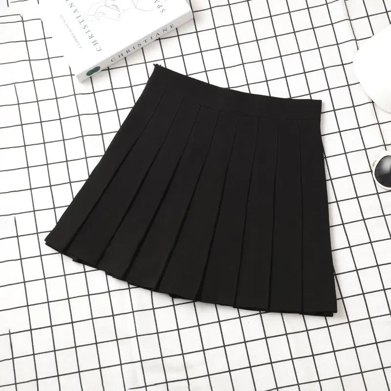 Campus Trends: High Waist Mini Skirts