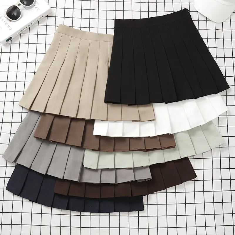 Campus Trends: High Waist Mini Skirts