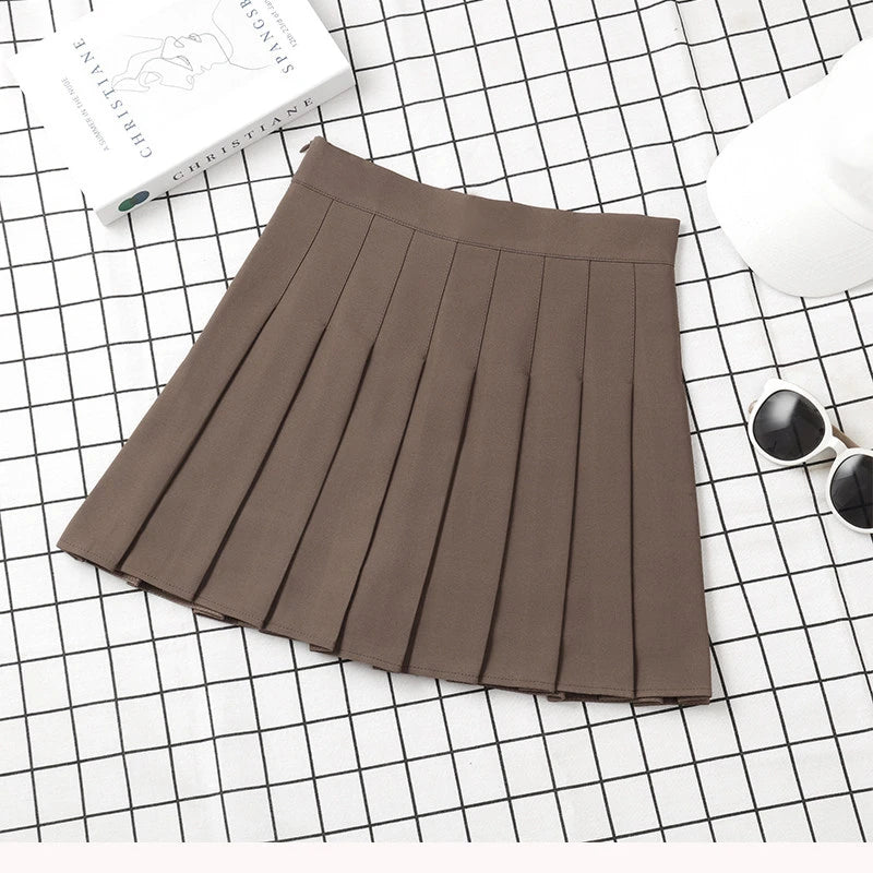 Campus Trends: High Waist Mini Skirts